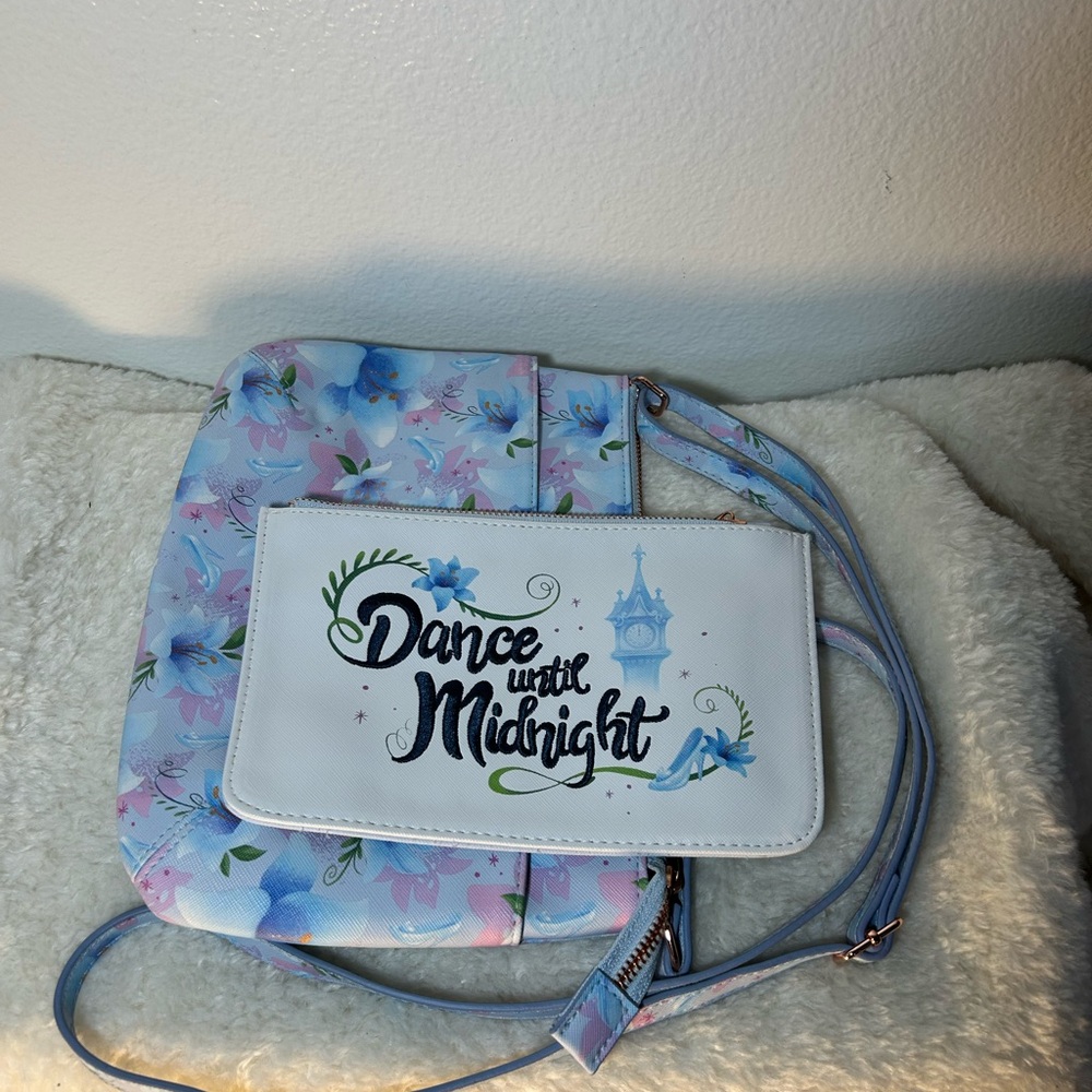 DISNEY PRINCESS| Mystique Cinderella Crossbody| Blue